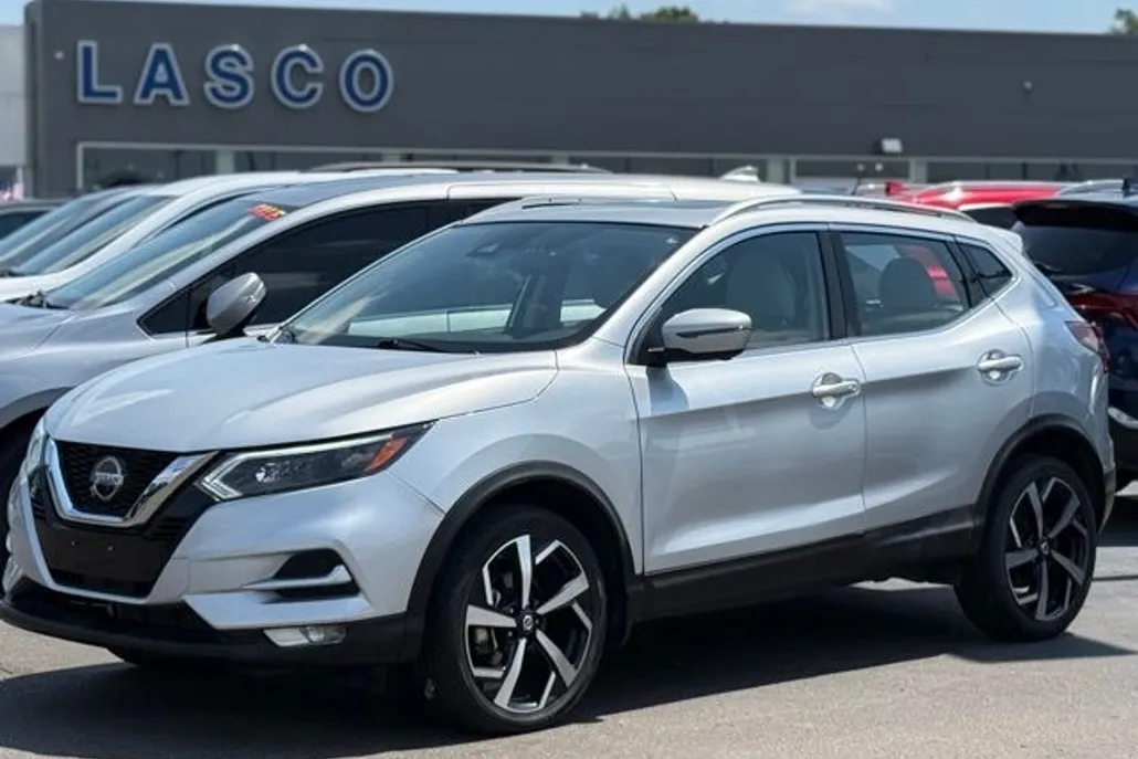 2022 Nissan Rogue Sport SL photo 1