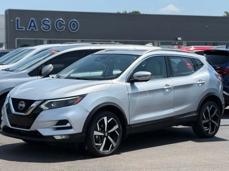 2022 Nissan Rogue Sport SL photo 1