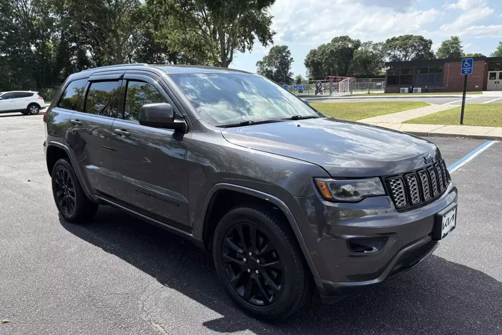 2020 Jeep Grand Cherokee Altitude photo 1