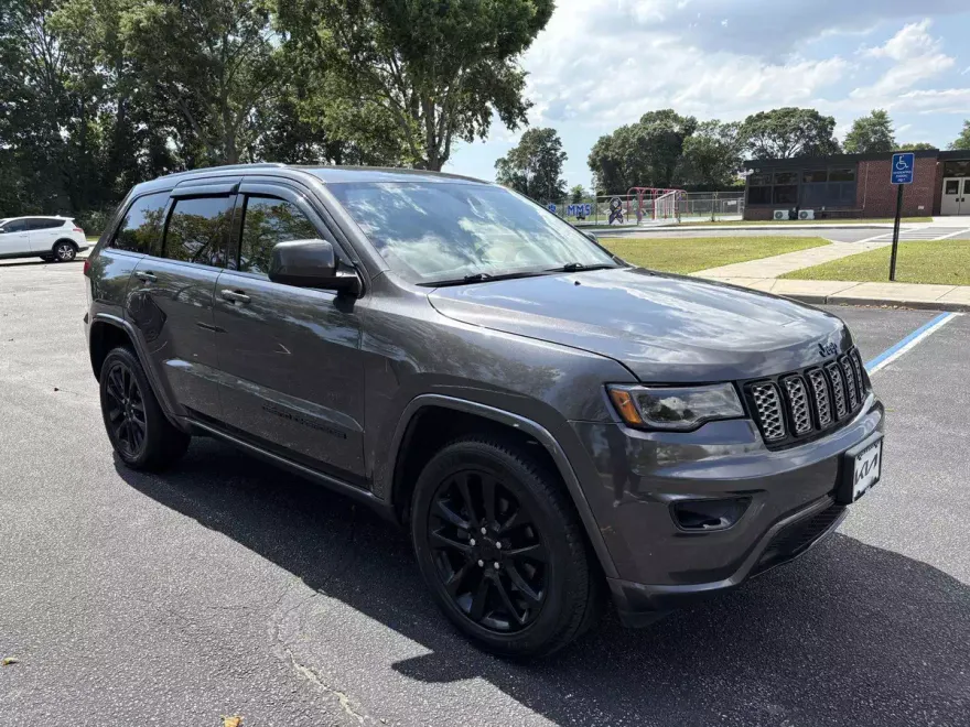 2020 Jeep Grand Cherokee Altitude photo 1