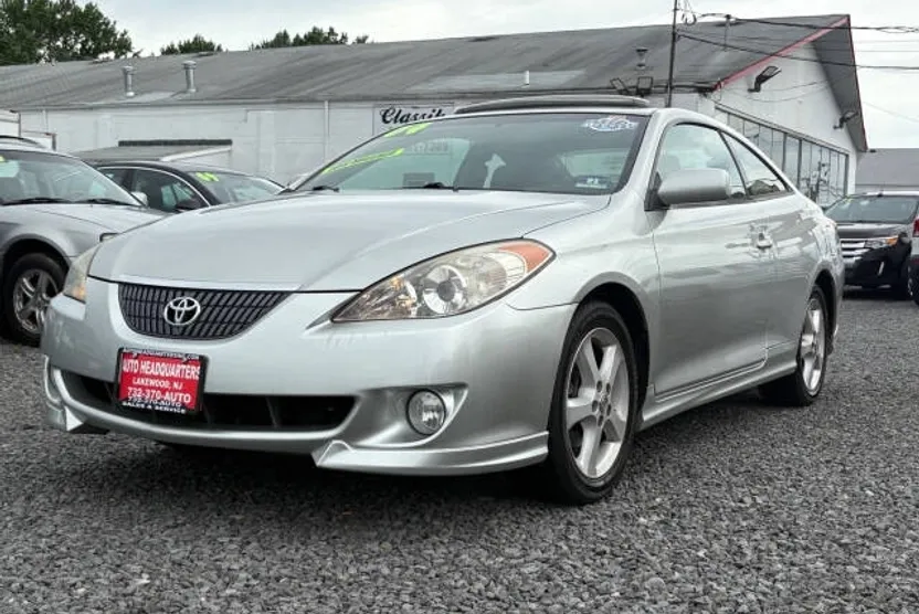 2004 Toyota Camry Solara SE photo 1