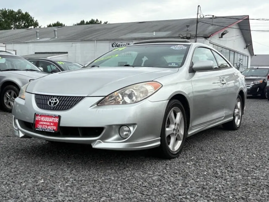 2004 Toyota Camry Solara SE photo 1