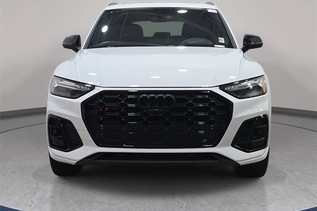 2024 Audi SQ5 Prestige photo 1