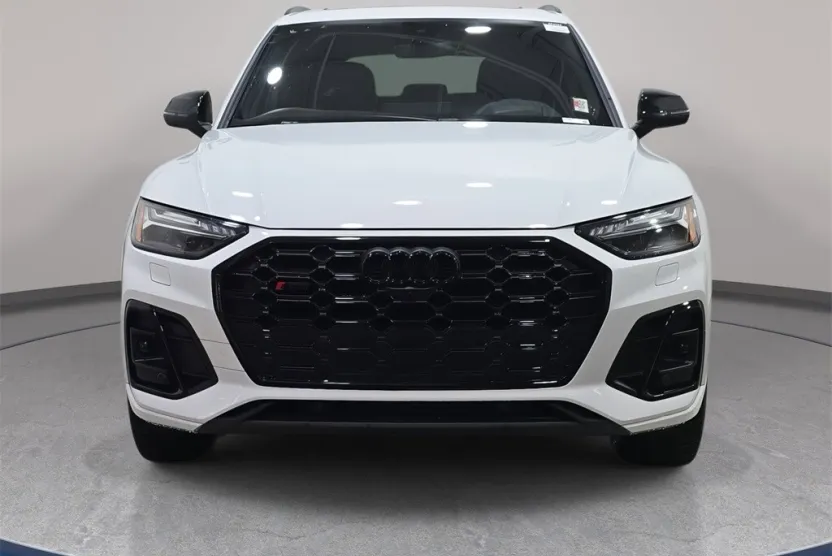 2024 Audi SQ5 Prestige photo 1