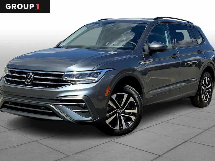 2023 Volkswagen Tiguan S photo 1