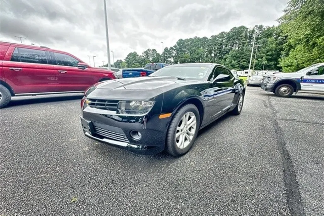 2015 Chevrolet Camaro 1LT photo 1