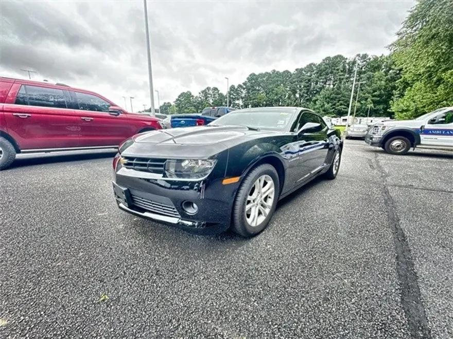 2015 Chevrolet Camaro 1LT photo 1