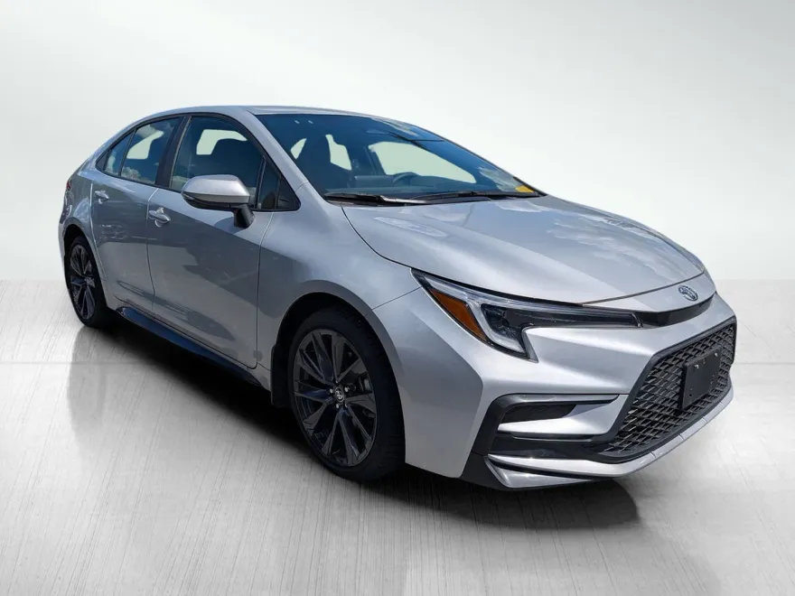 2024 Toyota Corolla SE photo 1
