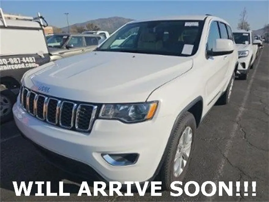 2022 Jeep Grand Cherokee Laredo photo 1