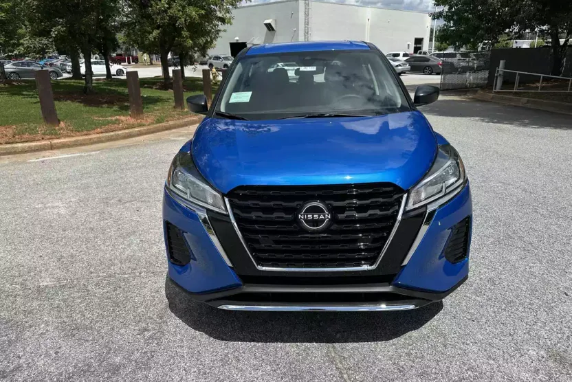2025 Nissan Kicks Play S photo 1