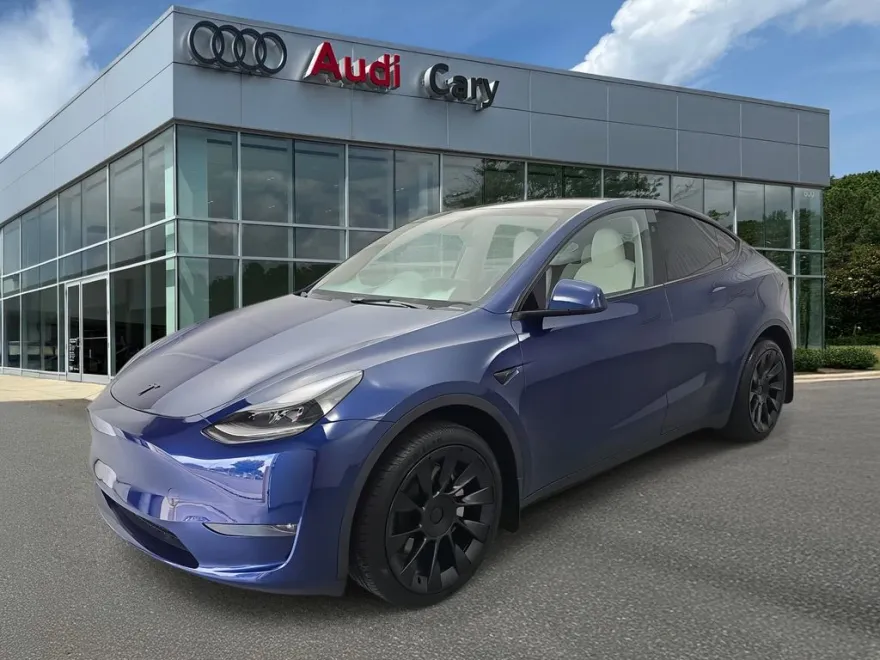 2024 Tesla Model Y Long Range photo 1