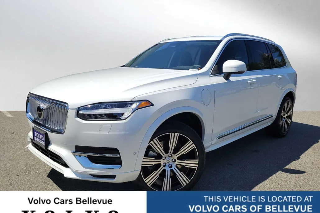 2025 Volvo XC90 T8 Plus photo 1