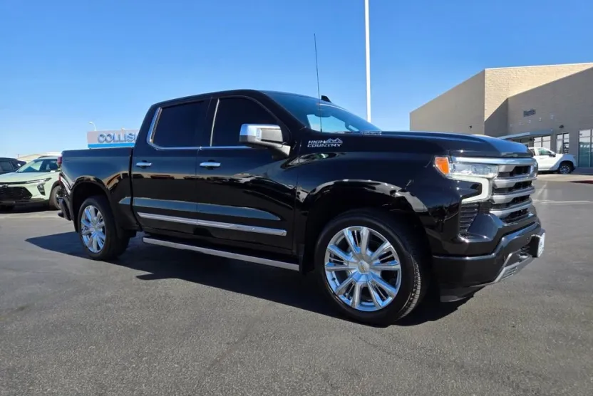2024 Chevrolet Silverado 1500 High Country photo 1