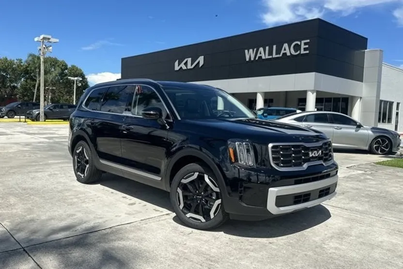 2025 Kia Telluride S photo 1