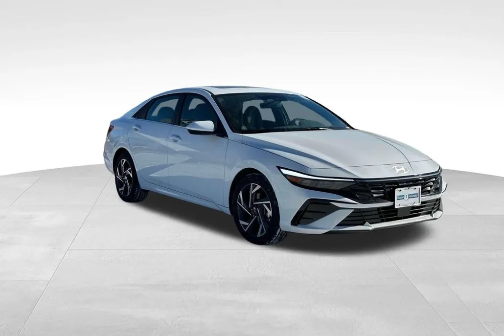2025 Hyundai Elantra SEL Convenience photo 1