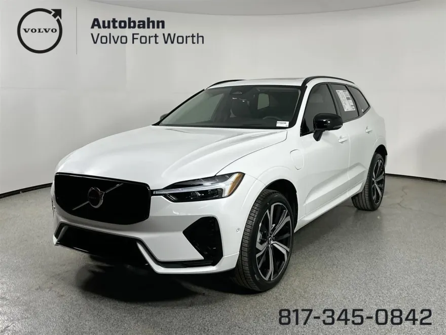 2025 Volvo XC60 T8 photo 1