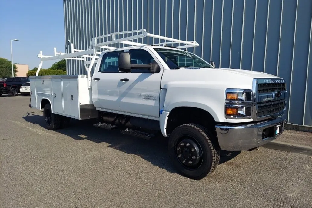 2024 Chevrolet Silverado 5500HD Work Truck photo 1