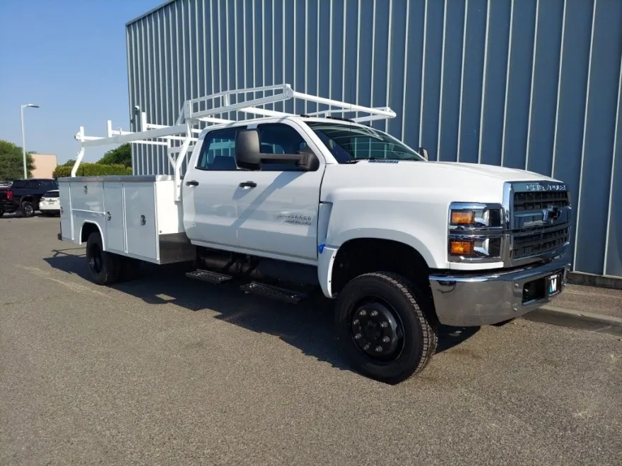 2024 Chevrolet Silverado 5500HD Work Truck photo 1