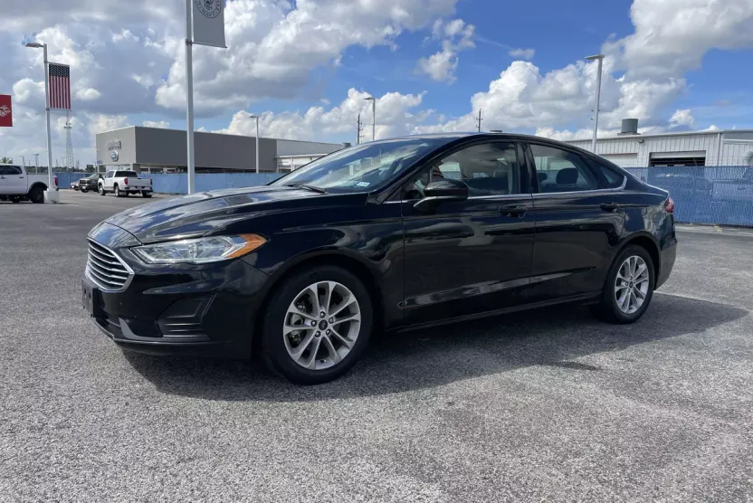 2020 Ford Fusion SE photo 1