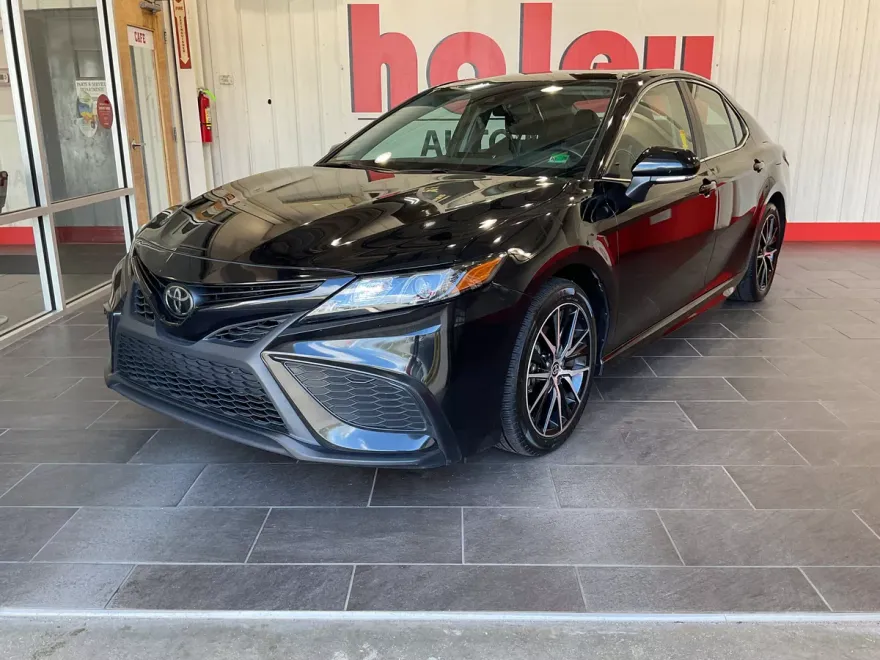 2024 Toyota Camry SE photo 1