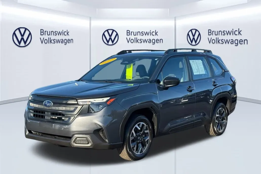 2025 Subaru Forester Base photo 1