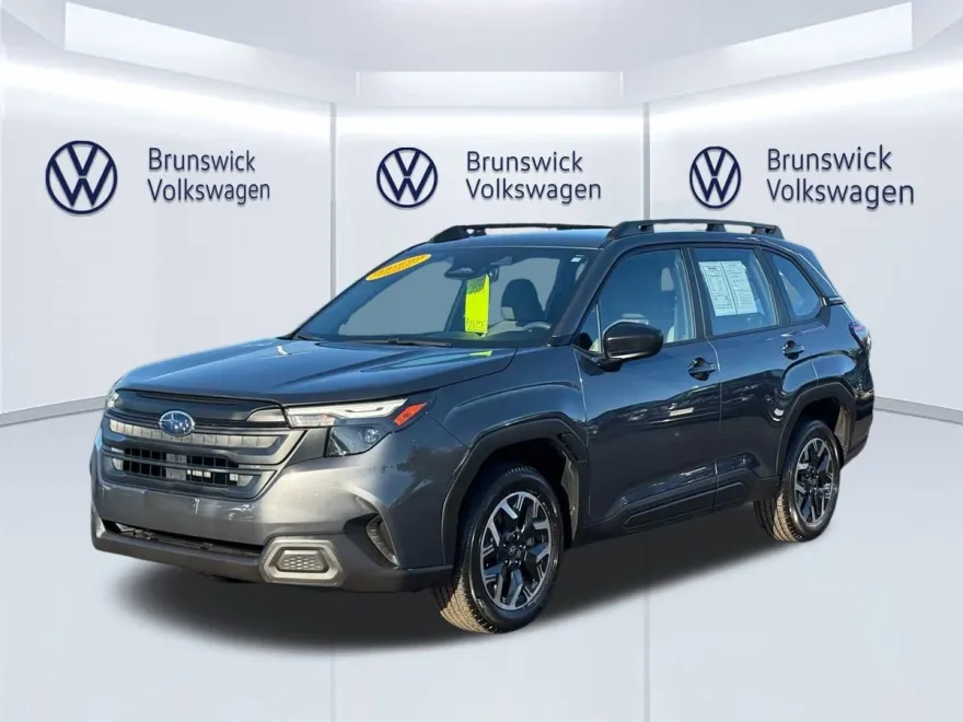 2025 Subaru Forester Base photo 1