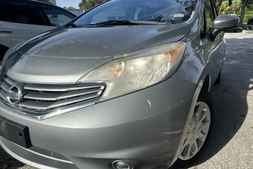 2015 Nissan Versa Note SV photo 1
