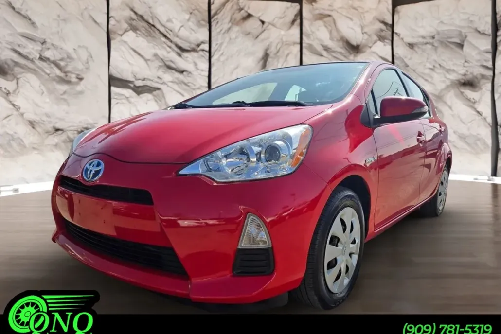 2014 Toyota Prius C One photo 1