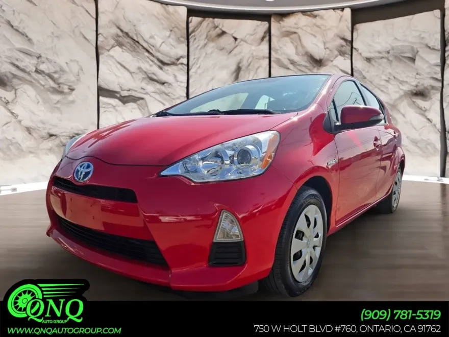 2014 Toyota Prius C One photo 1
