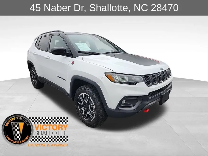 2024 Jeep Compass Trailhawk photo 1