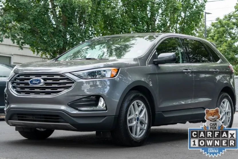 2022 Ford Edge SEL photo 1