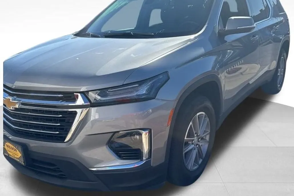 2024 Chevrolet Traverse Cloth photo 1