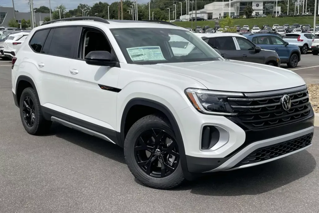 2026 Volkswagen Atlas Peak Edition SE photo 1