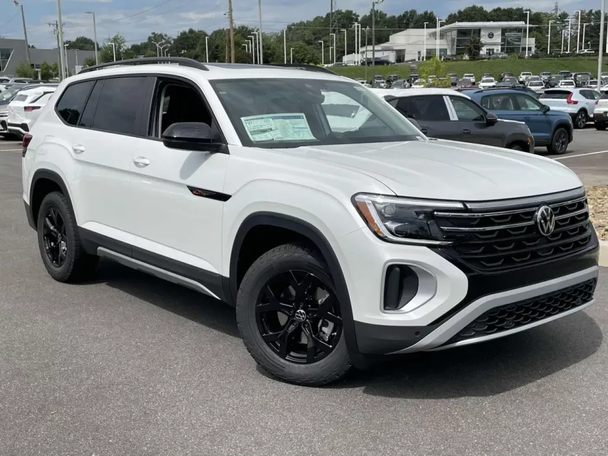 2026 Volkswagen Atlas Peak Edition SE photo 1