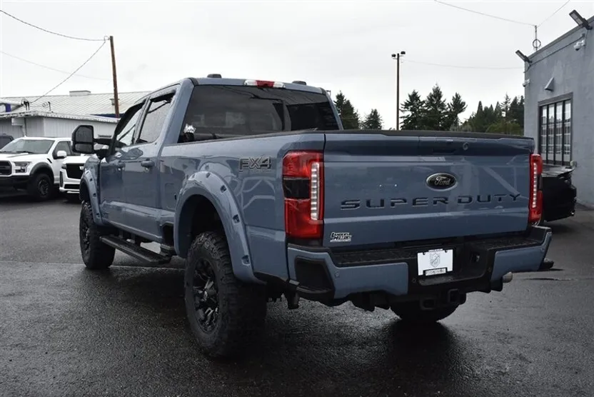 2023 Ford F-350 Lariat photo 1
