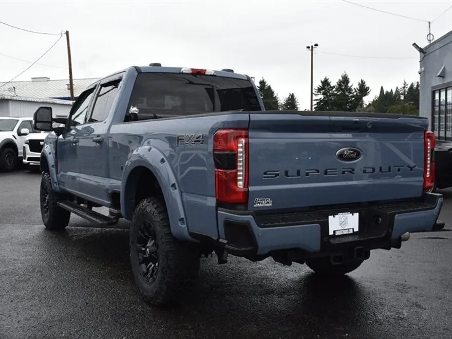 2023 Ford F-350 Lariat photo 1