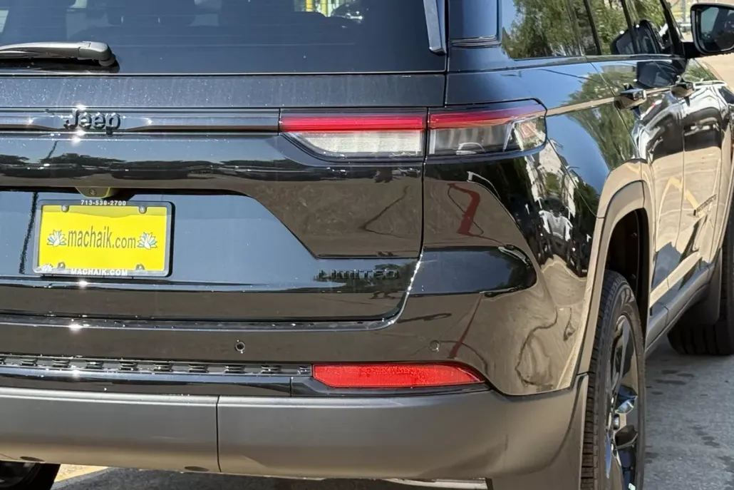 2025 Jeep Grand Cherokee Limited photo 1
