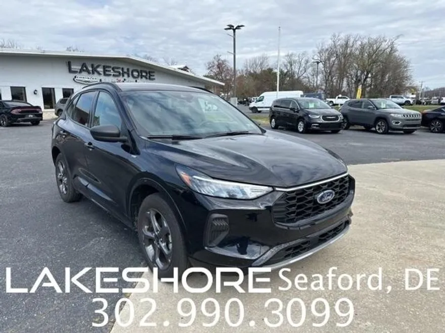 2024 Ford Escape ST-Line photo 1
