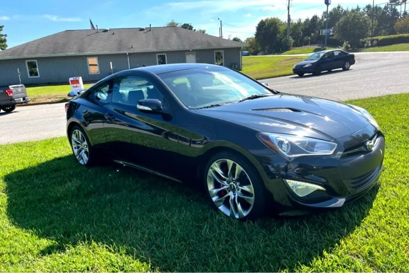 2016 Hyundai Genesis Coupe 3.8 Ultimate photo 1