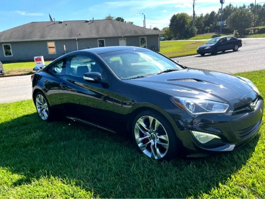 2016 Hyundai Genesis Coupe 3.8 Ultimate photo 1