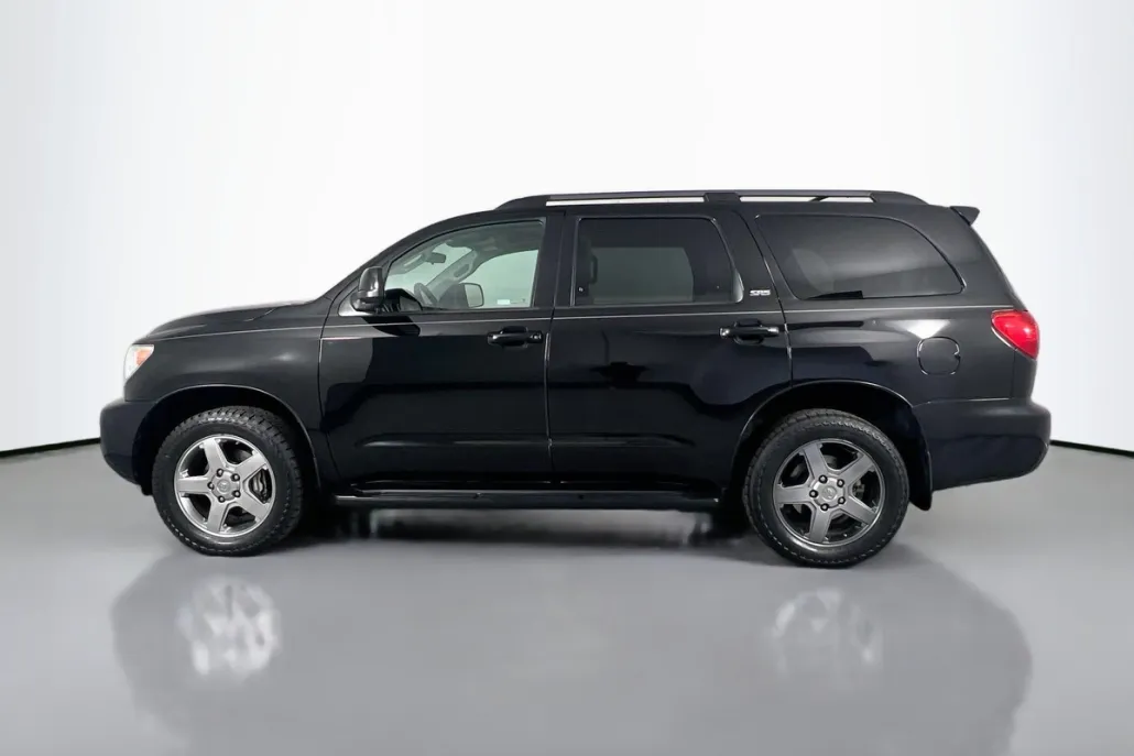 2013 Toyota Sequoia SR5 photo 1