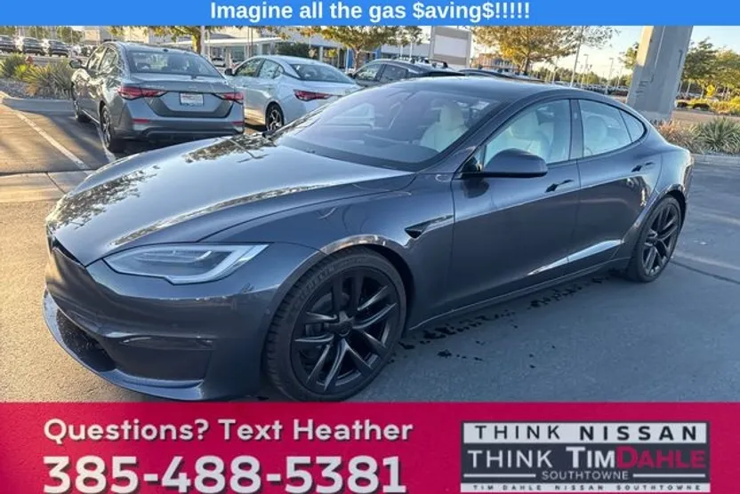 2022 Tesla Model S Plaid photo 1