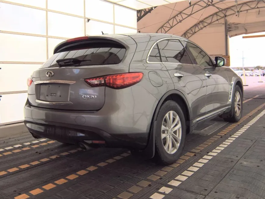 2014 Infiniti QX70 photo 1