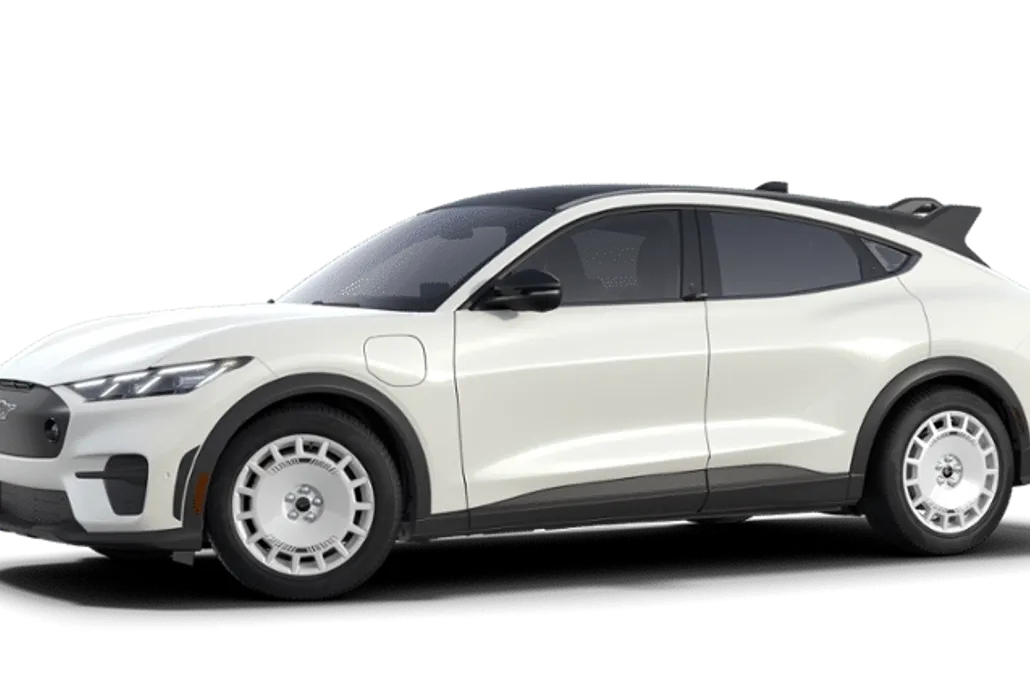 2025 Ford Mustang Mach-E GT photo 1