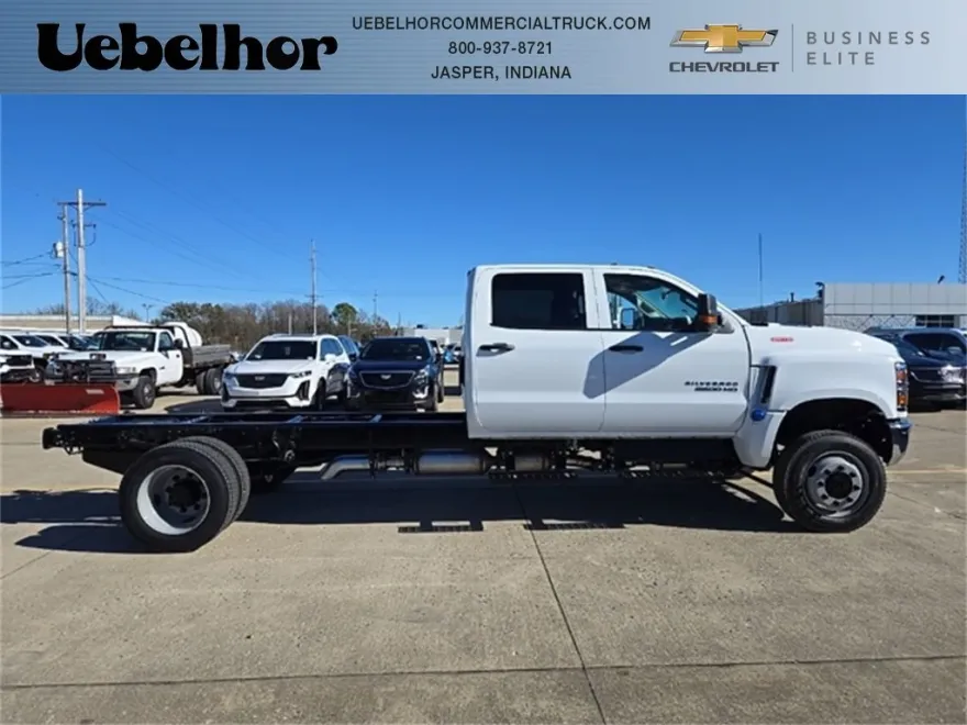 2024 Chevrolet Silverado 5500HD Work Truck photo 1