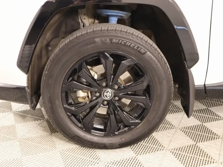 2024 Toyota RAV4 Hybrid XSE photo 1