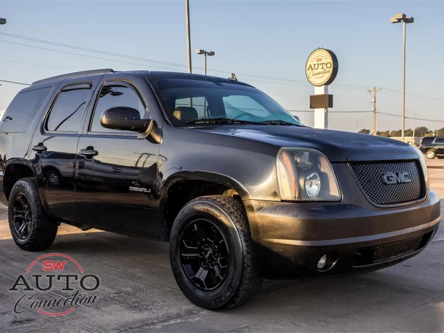2011 Gmc Yukon Denali photo 1