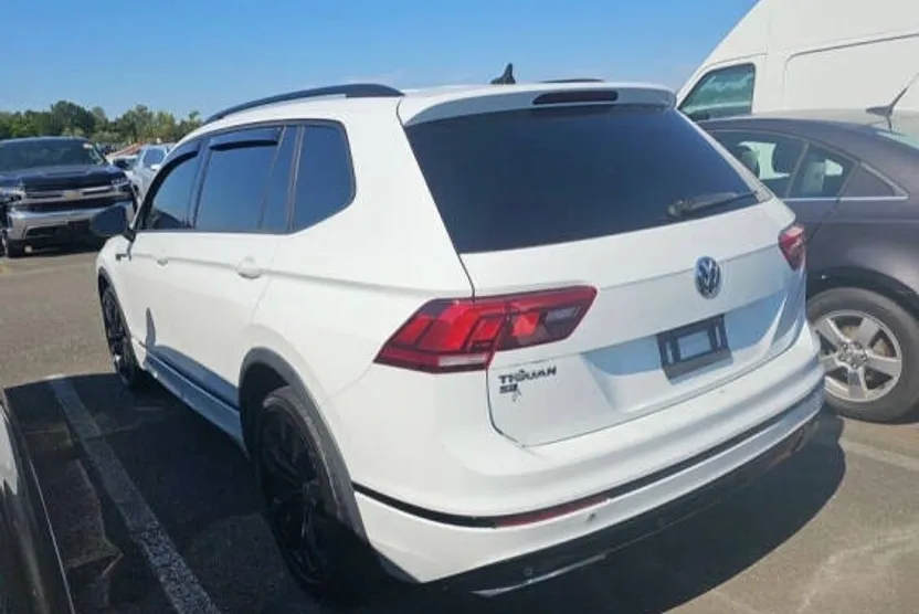 2021 Volkswagen Tiguan SE R-Line Black photo 1