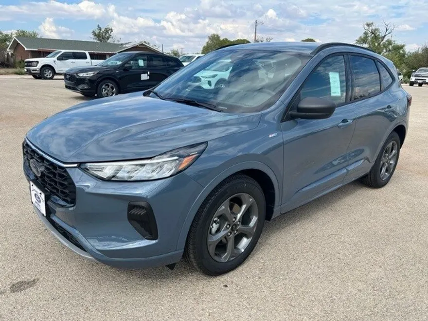2024 Ford Escape Hybrid ST-Line photo 3