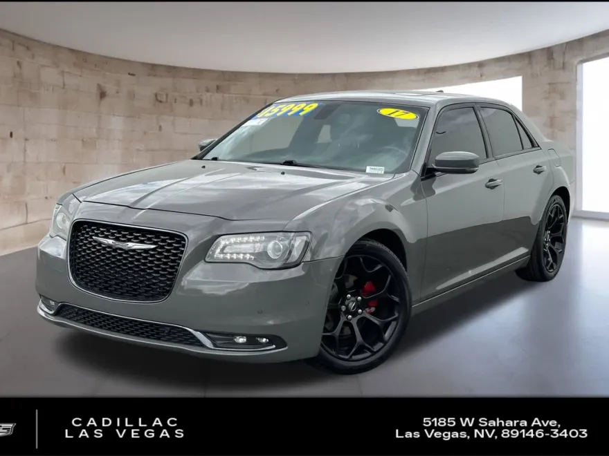 2017 Chrysler 300 S photo 1